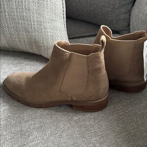 Steve Madden Brown Chukka Boots
